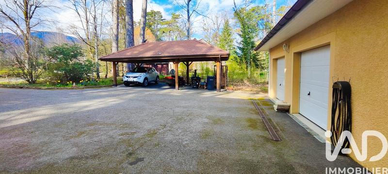 Maison - 259 m² - 8 pièces