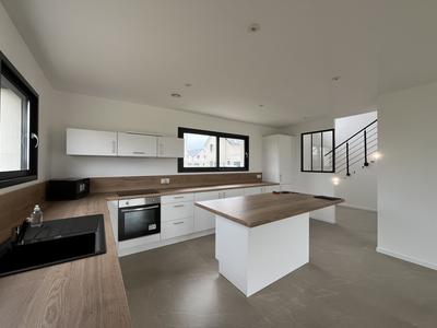 Maison - 130 m² - 6 pièces