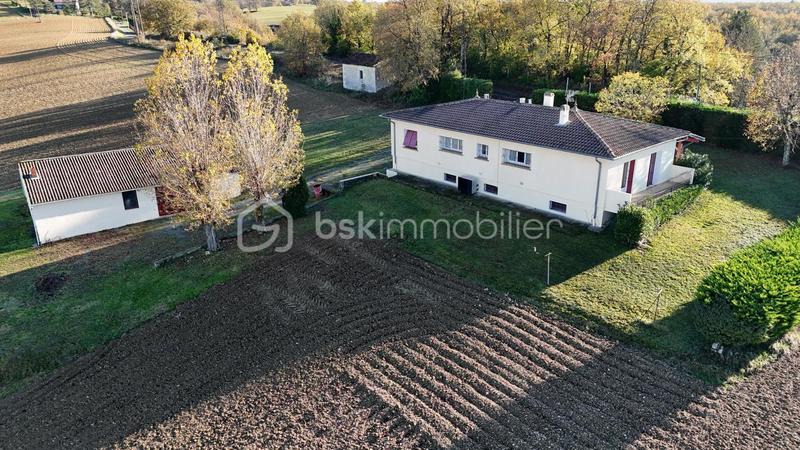 Maison traditionnelle - 117 m² - 6 pièces