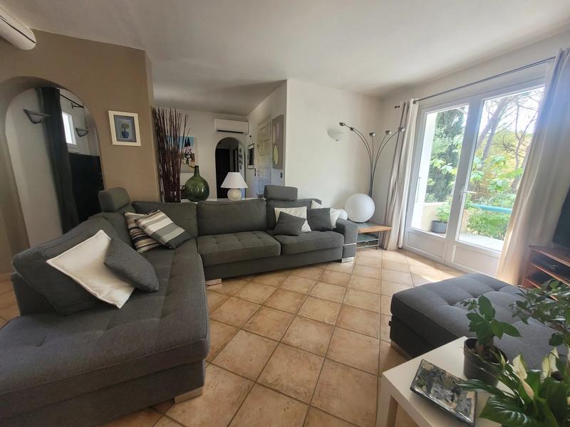 Villa - 243 m² - 11 pièces