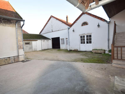 Maison - 216 m² - 10 pièces