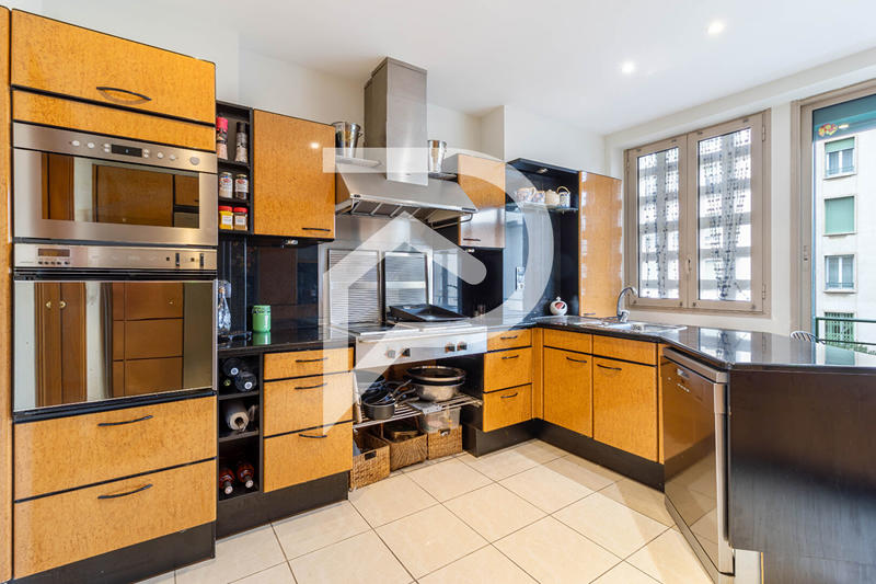 Appartement - 210 m² - 5 pièces