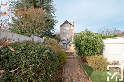 Maison - 98 m² - 6 pièces