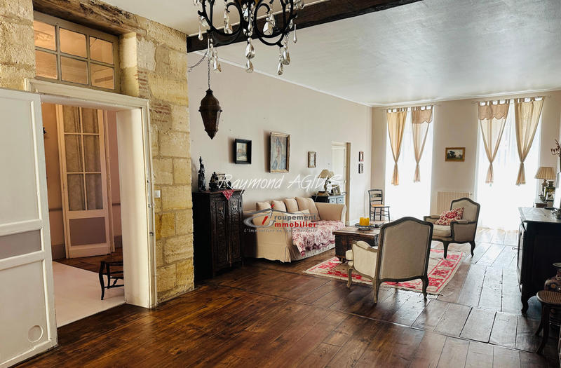 Maison de village - 315 m² - 8 pièces