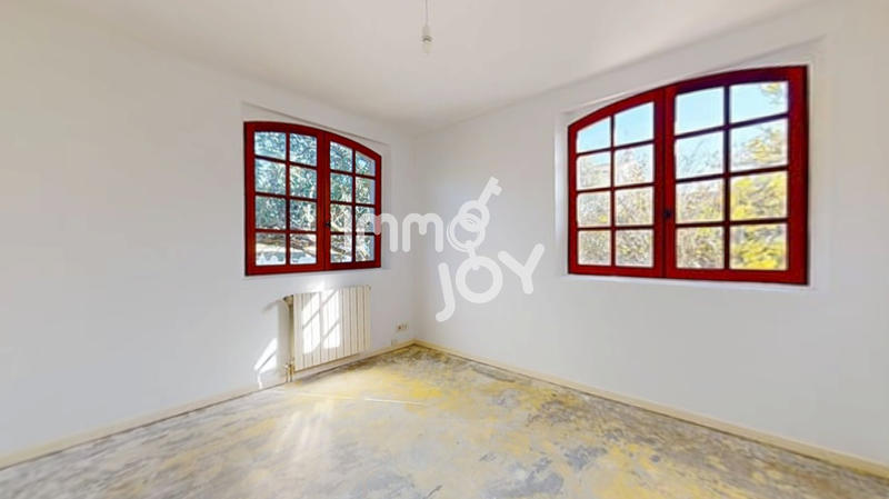 Maison - 220 m² - 8 pièces