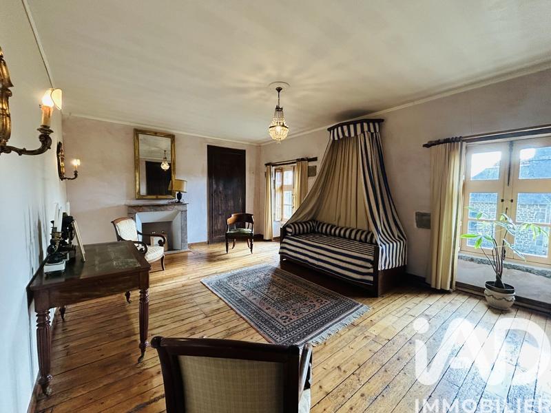 Maison - 340 m² - 10 pièces