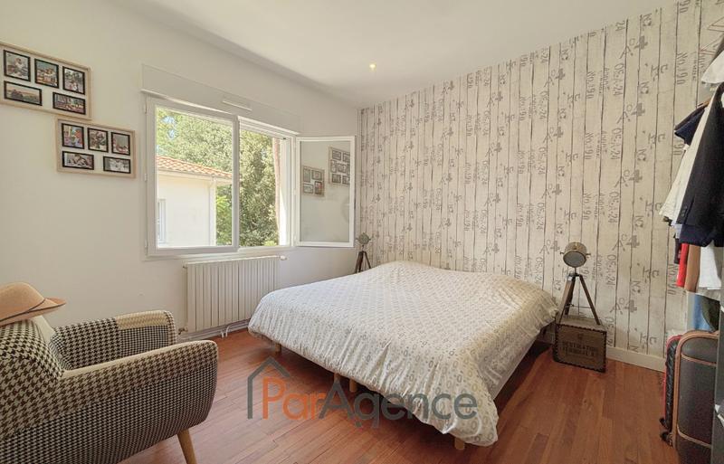 Maison - 220 m² - 8 pièces