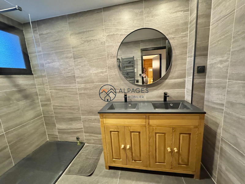 Appartement - 130 m² - 8 pièces