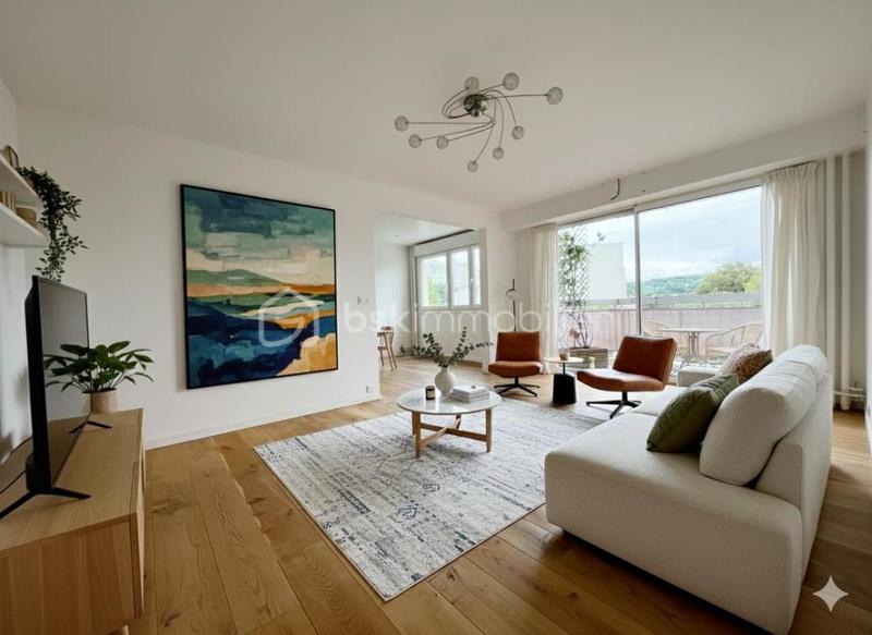 Appartement - 95 m² - 5 pièces