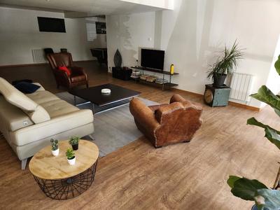 Loft - 180 m² - 4 pièces