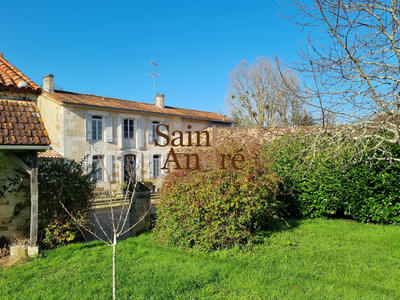 Maison - 256 m² - 8 pièces