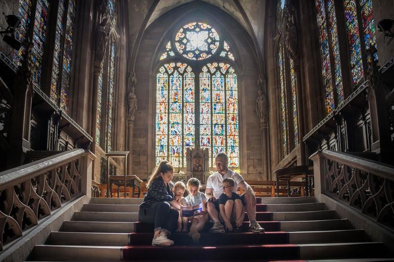 Visite : des histoires et des vitraux