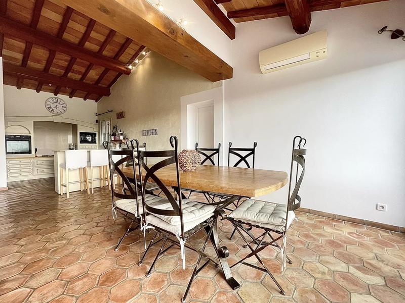 Maison - 211 m² - 8 pièces