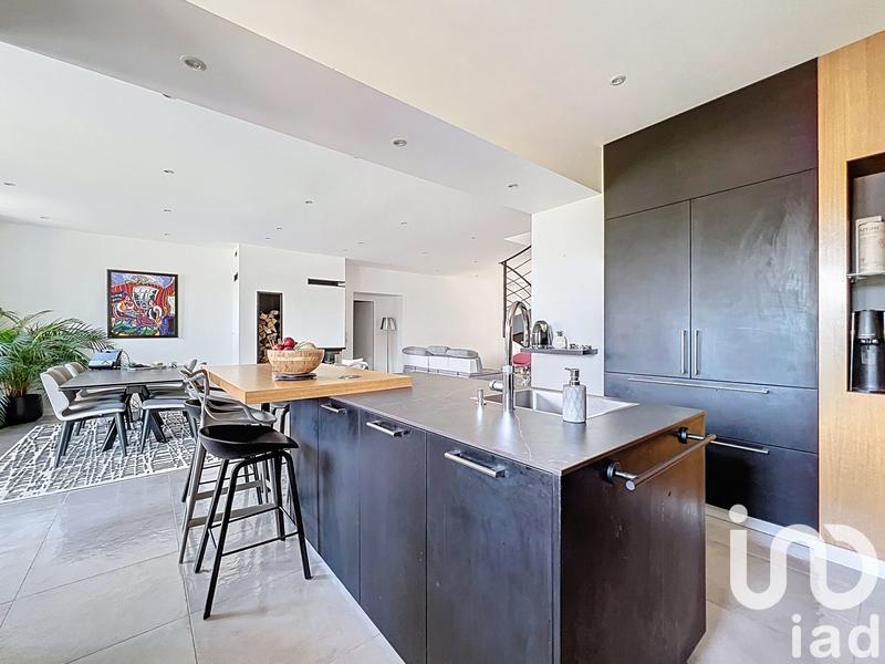 Appartement - 191 m² - 6 pièces