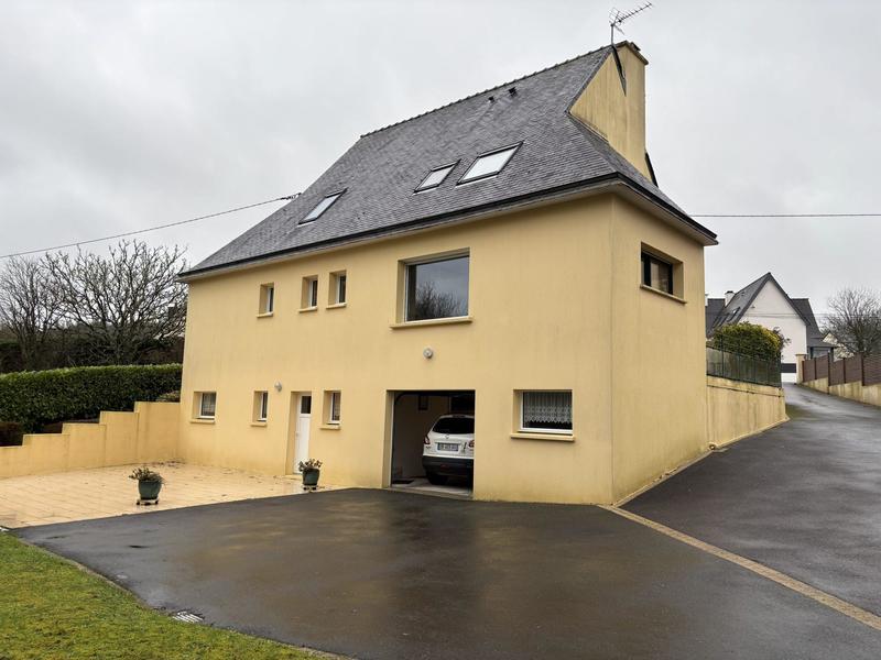 Maison traditionnelle - 128 m² - 6 pièces