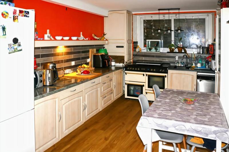 Maison - 100 m² - 7 pièces