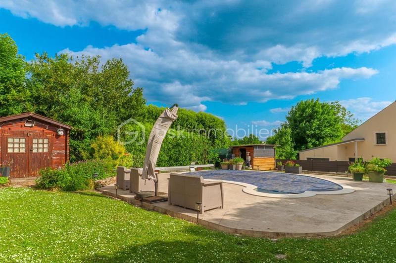 Pavillon - 196 m² - 8 pièces