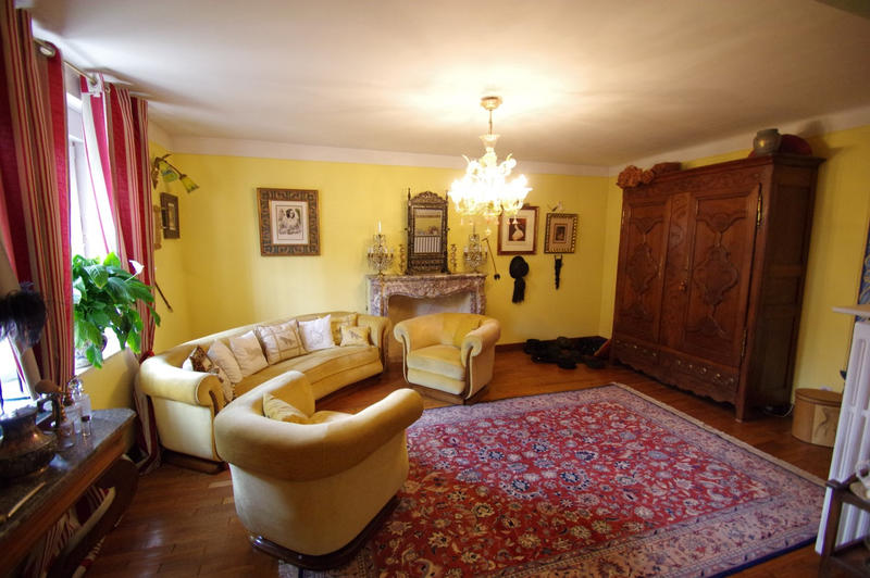 Maison - 320 m² - 10 pièces