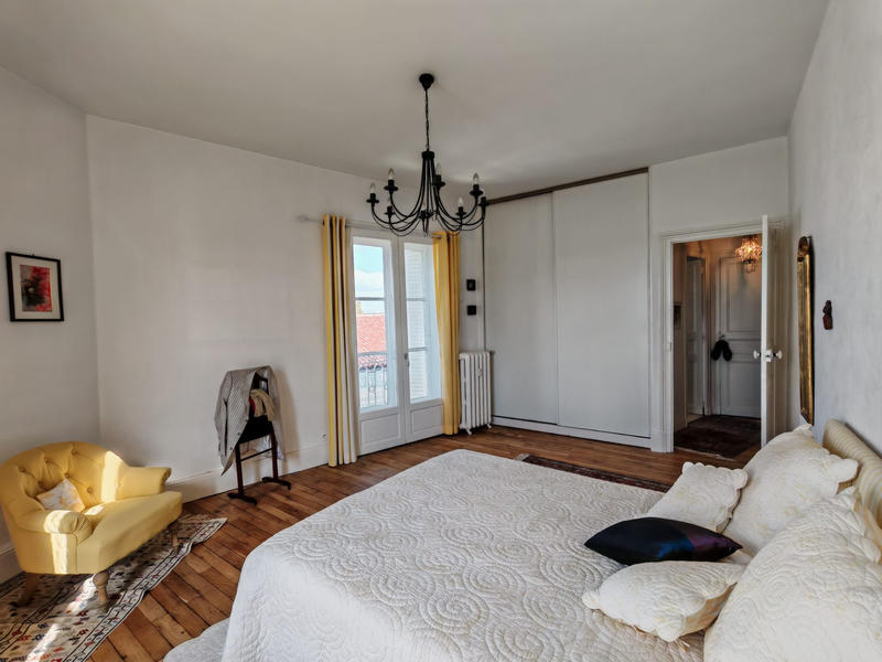 Appartement - 185 m² - 4 pièces