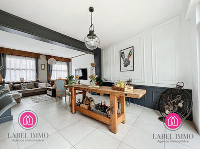 Maison - 200 m² - 10 pièces