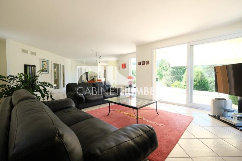 Maison - 220 m² - 7 pièces