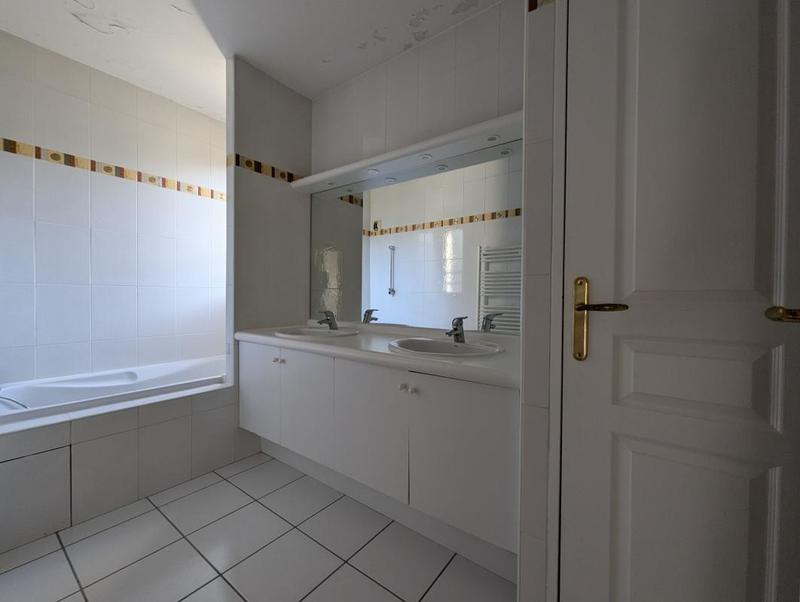 Duplex - 159 m² - 5 pièces