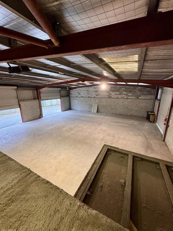 Local commercial - 450 m² - 1 pièce