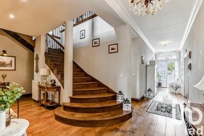 Maison - 435 m² - 11 pièces