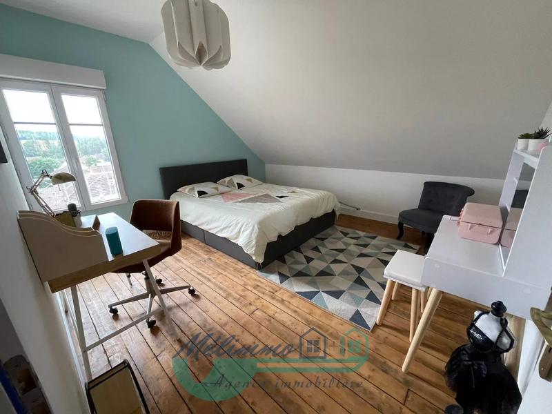 Maison - 165 m² - 9 pièces