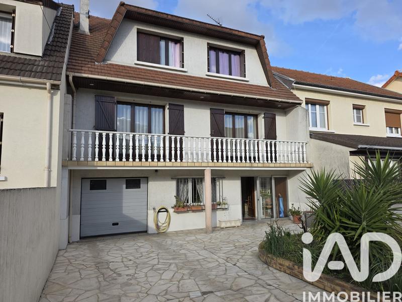 Maison - 136 m² - 6 pièces