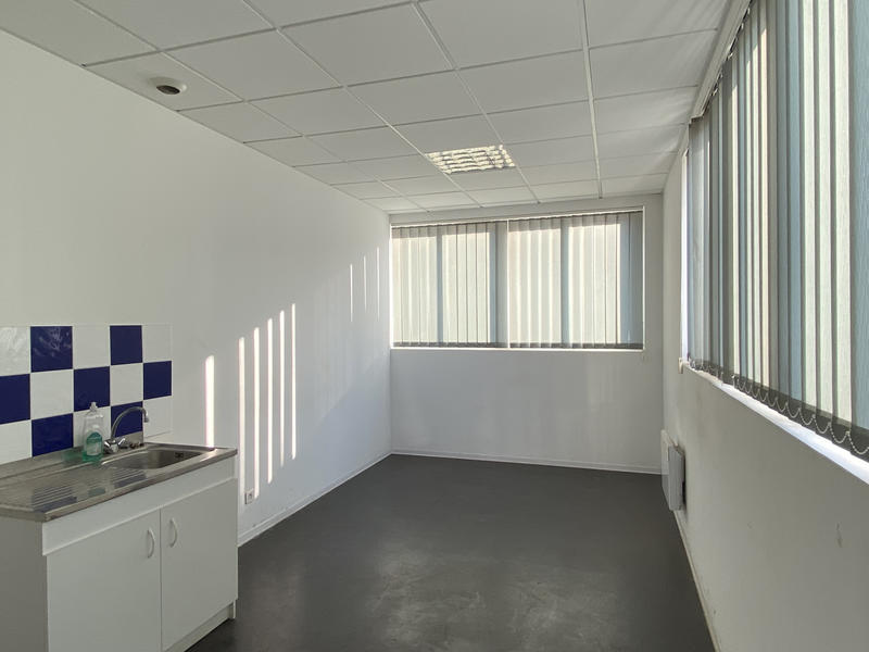 Local d'activités - 860 m²