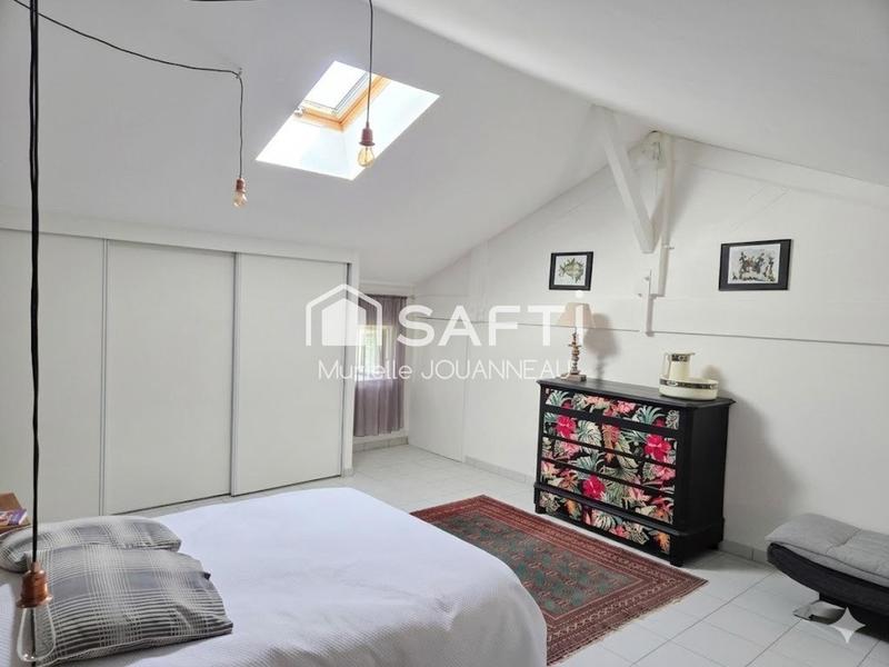 Maison - 400 m² - 16 pièces