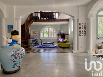 Maison - 240 m² - 8 pièces