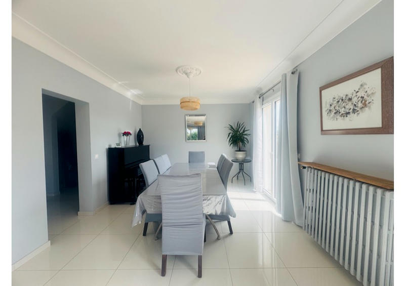 Maison - 233 m² - 6 pièces