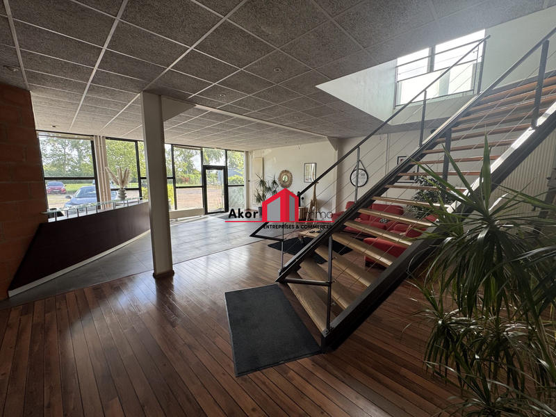 Local d'activités - 2 792 m²