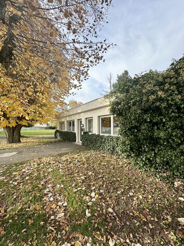 Local d'activités - 132 m²