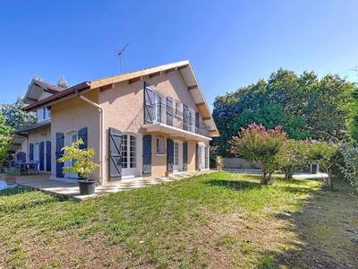 Maison - 193 m² - 8 pièces