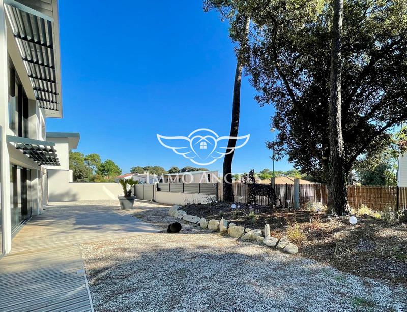 Villa - 207 m² - 5 pièces