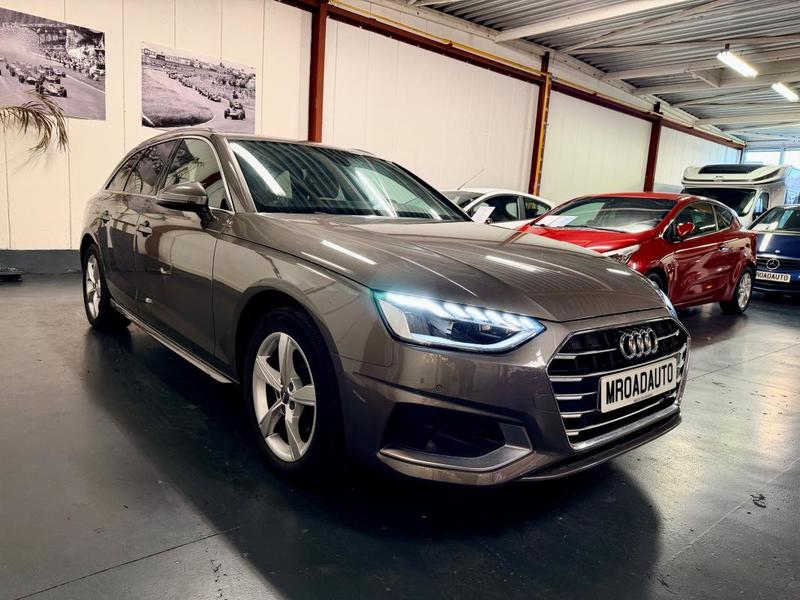 Audi A4 Avant 30tdi 136ch s-tronic / 1ere Main