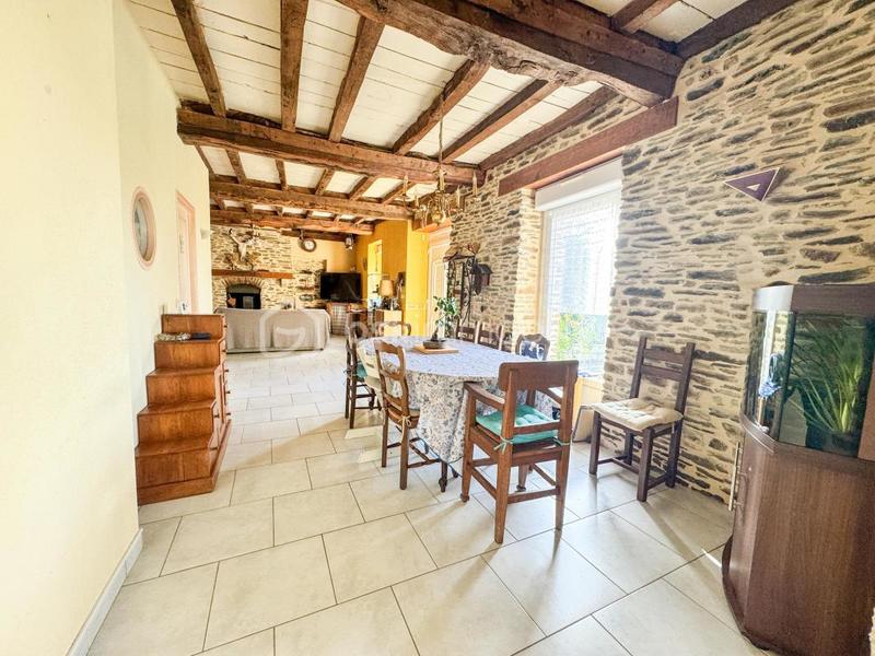 Longère - 214 m² - 6 pièces