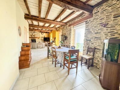 Longère - 214 m² - 6 pièces