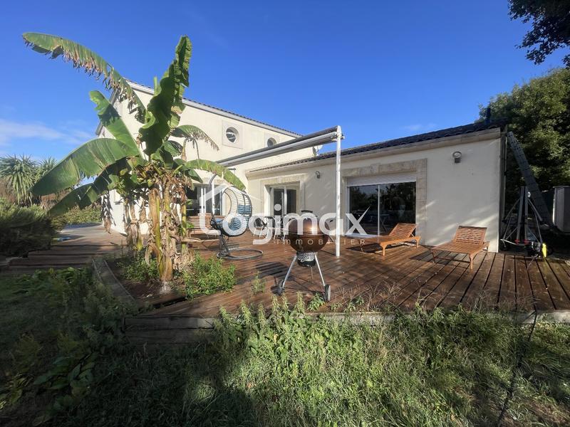 Maison - 200 m² - 5 pièces