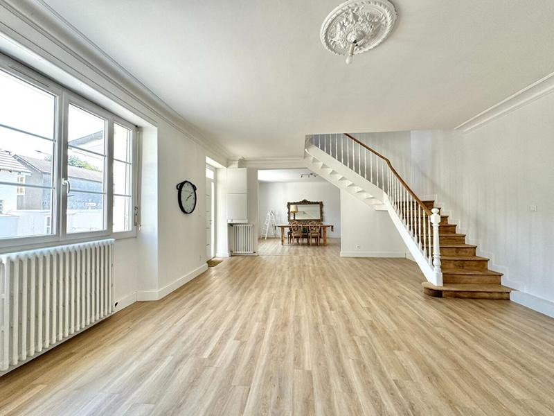 Maison - 190 m² - 6 pièces