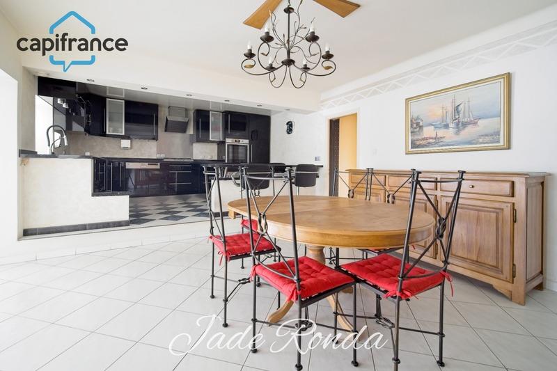 Maison - 365 m² - 11 pièces