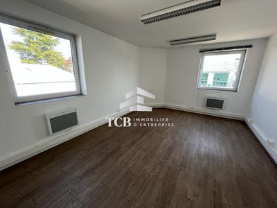 Bureau - 73 m² - 4 pièces