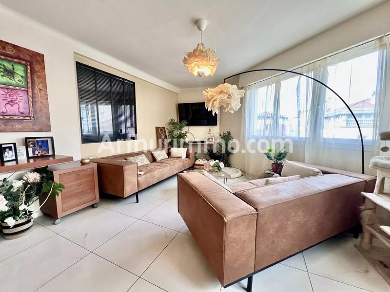 Appartement - 96 m² - 4 pièces