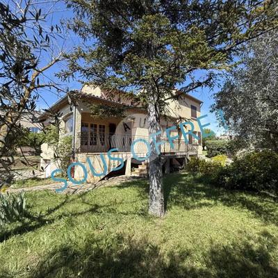 Maison - 143 m² - 5 pièces