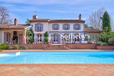 Maison - 300 m² - 10 pièces