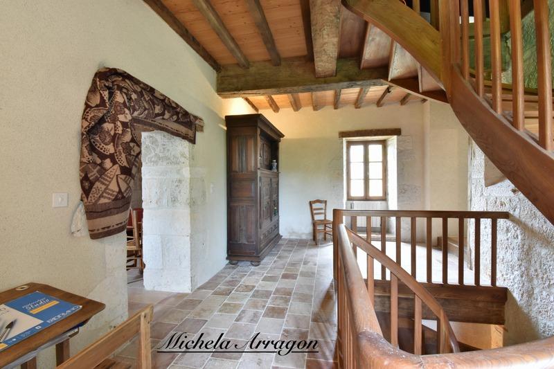 Maison en pierre - 252 m² - 5 pièces