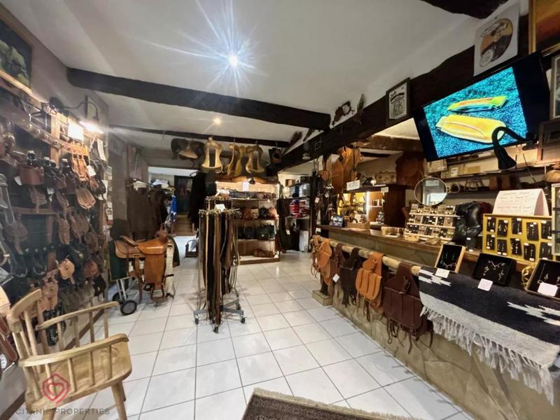 Maison de village - 260 m² - 6 pièces